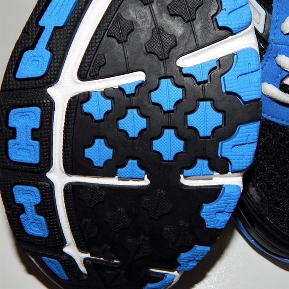 NEW Men shoes 7.5 athletic run Adidas \